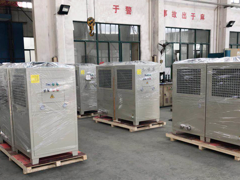 jL5040820m2O835GJ6V0WMOC1ODoTh0Q.jpg 油冷機現(xiàn)貨.jpg